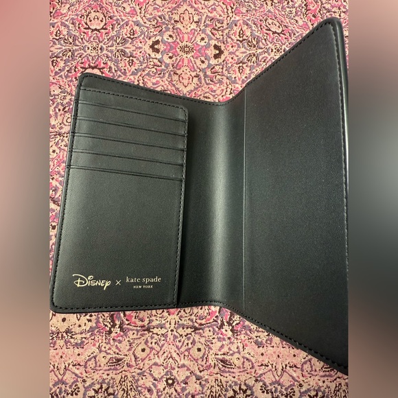 *SOLD* Kate Spade x Disney 101 Dalmatians Dog Passport Holder - Picture 9 of 13